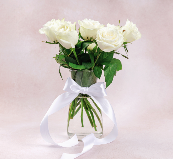 5 Rosen in Vase